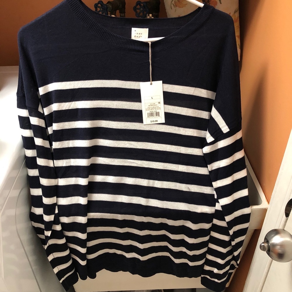 Sweater NWT